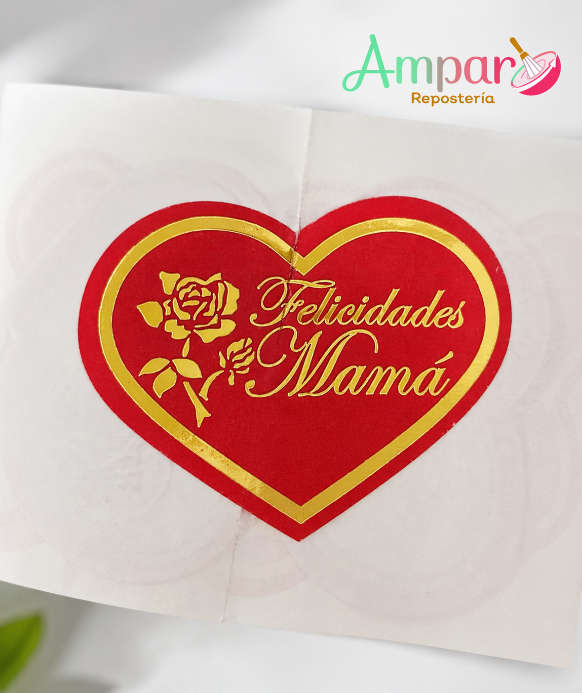 Sticker “Feliz Día Mamá” – Corazón Rojo (Pack 100 unidades)