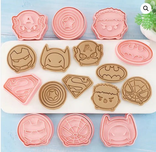 Cortadores 3D con Sello Superhéroes para Galletas y Fondant 8 Piezas