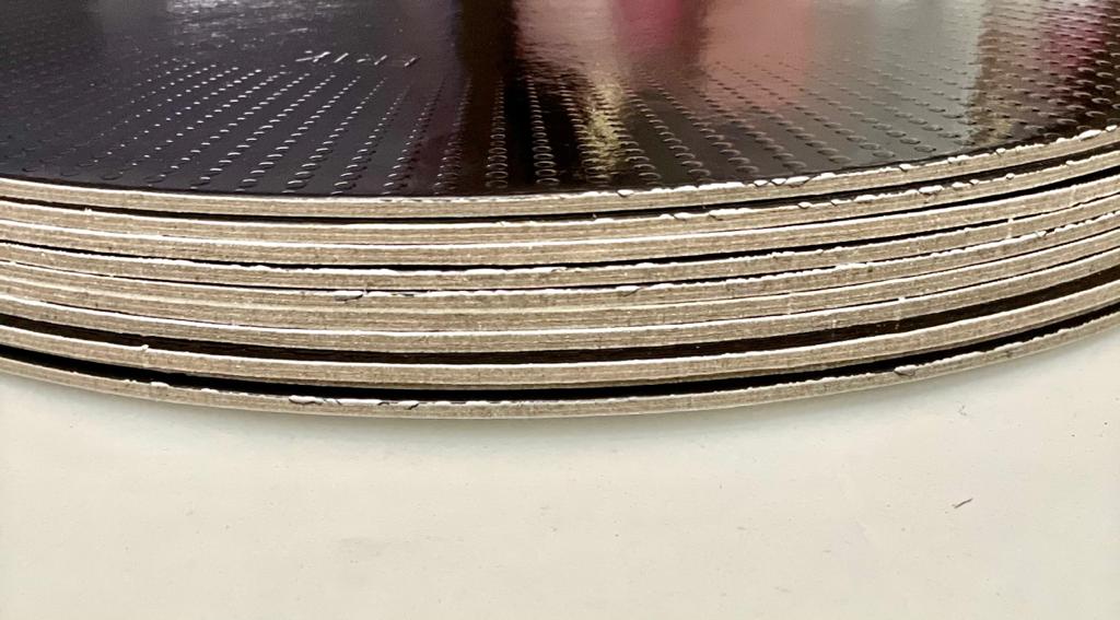 Base de carton negro 30 cm 12 unidades