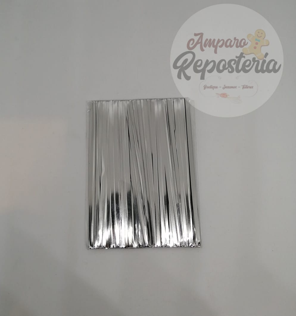 Amarras metalica plateada